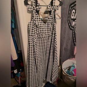 Retro chic pinup gingham dress.